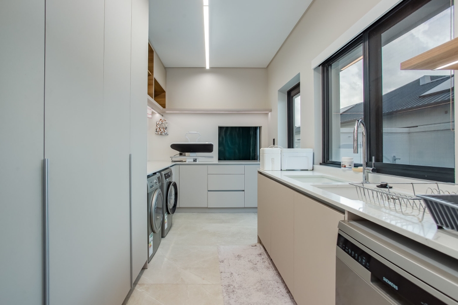 4 Bedroom Property for Sale in Val De Vie Estate Western Cape